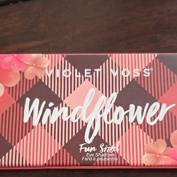 Violet Voss Windflower Eye Shadow Palette - Picture 1 of 10